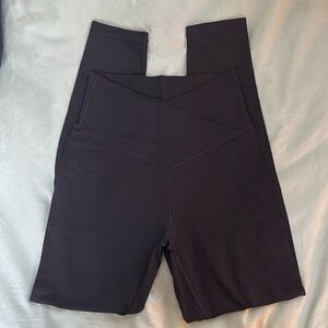 OFFLINE By Aerie Real Me High Waisted Crossover Legging Size Medium Black